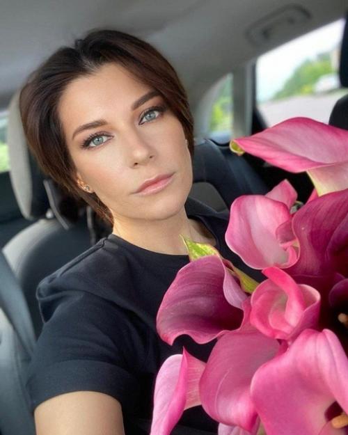 Какая же красивая - актриса Екатерина Волкова а с челкой ей ещё лучше! 02