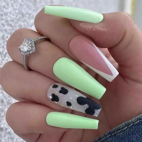 Идеи для тех, кто любит длинные ноготки и выделяться. 04