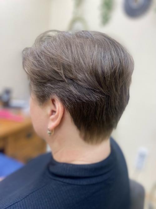 Напоминаю, что правильно выстроенная стрижка дает эффект лучше, чем пластическая операция. 01