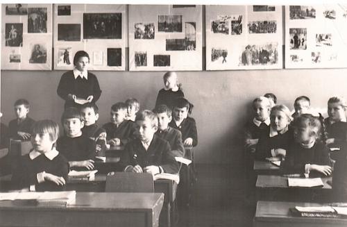 Мой первый учитель - заслуженный учитель школы Рсфср - Евдокия Ивановна силачева. 06