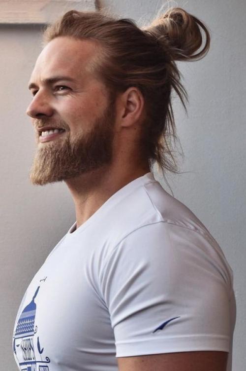 Уроженец суровой земли фьордов и снегов, лассе как никто другой подходит на роль тора. 03