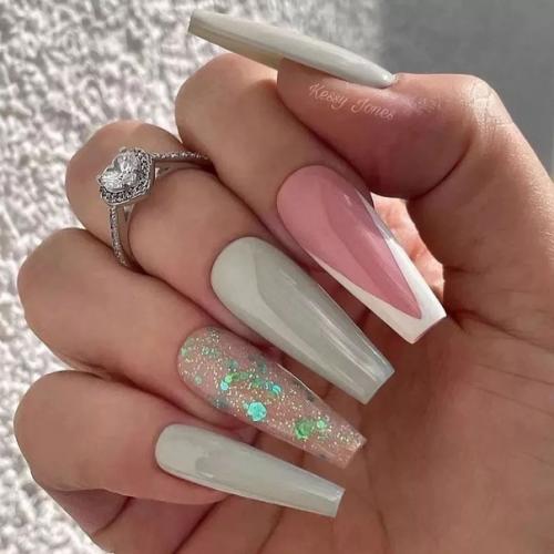 Идеи для тех, кто любит длинные ноготки и выделяться. 03