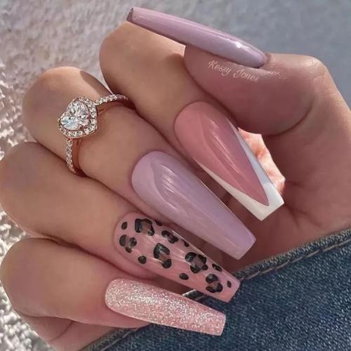Идеи для тех, кто любит длинные ноготки и выделяться. 05