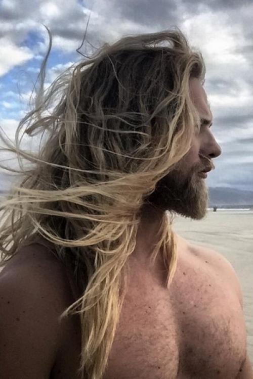 Уроженец суровой земли фьордов и снегов, лассе как никто другой подходит на роль тора. 05