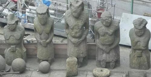 Каменная баба.
