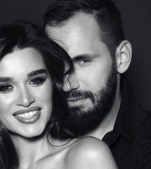 Бородина в своем блоге новыми снимками с мужем поделилась. 03