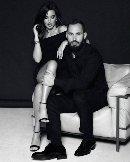 Бородина в своем блоге новыми снимками с мужем поделилась. 01