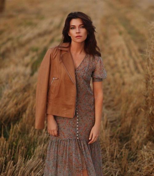 Какая же красивая - актриса Екатерина Волкова а с челкой ей ещё лучше! 04