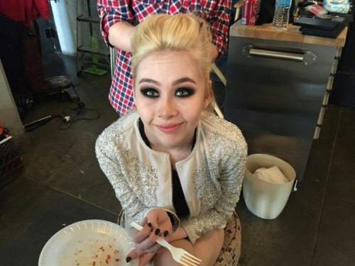 Поясни.  PzM.  Всем привет. 03