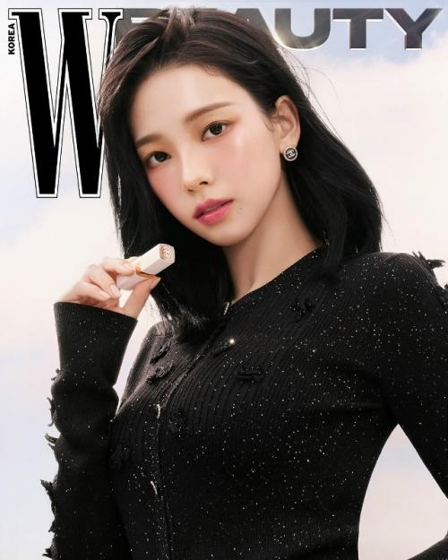 181125: Chanel Beauty представляет Карину от Aespa в качестве своего амбассадора на обложке W Korea.

