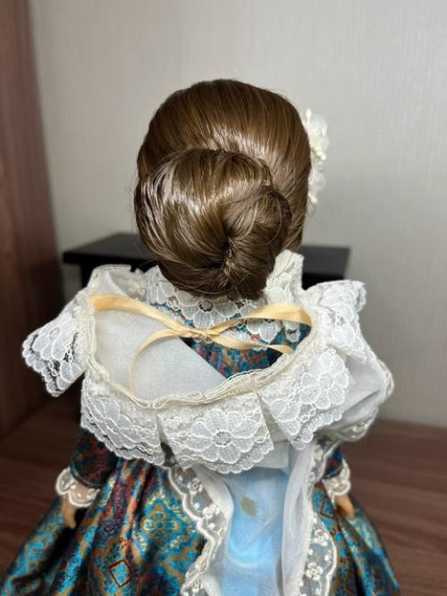 Прекрасные фогуерера паола Рейна из серии Las Amigas Regionals в аутфите Valencianas & фогуерера Alicantinas. 06