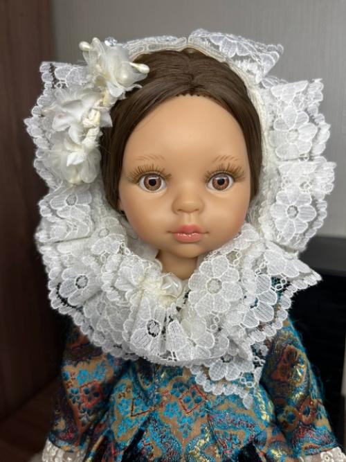 Прекрасные фогуерера паола Рейна из серии Las Amigas Regionals в аутфите Valencianas & фогуерера Alicantinas. 02