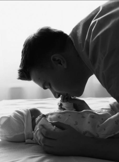 Маша и Роберт гербер стали родителями. 02