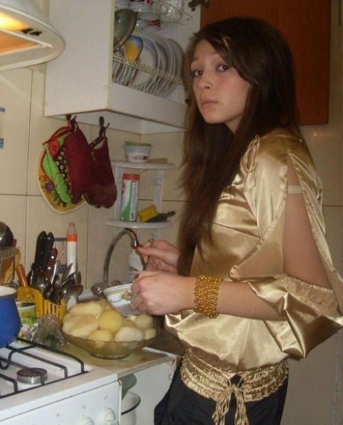 Ивлеева поделилась своими архивными фотографиями и показала, как она выглядела до того, как стала богатой! 02