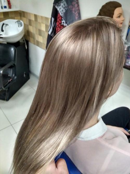 Здравствуйте, меня зовут Яна и я осваиваю профессию парикмахера - стилиста. 09