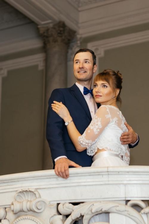 Однажды у знакомого из Архангельска увидела свадебные фото в очень красивом загсе. 01