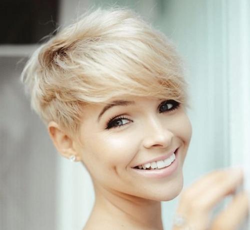 Недавно мы говорили о модных прическах на длинные волосы сезона осень - зима 2019/2020. 02 Недавно мы говорили о модных прическах на длинные волосы сезона осень - зима 2019/2020. 02