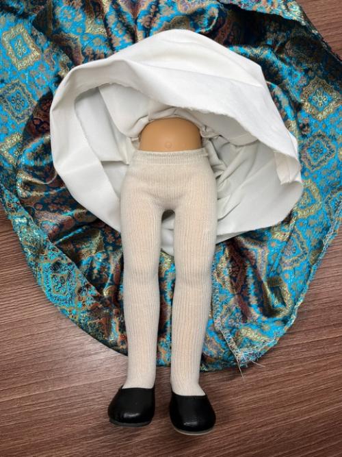 Прекрасные фогуерера паола Рейна из серии Las Amigas Regionals в аутфите Valencianas & фогуерера Alicantinas. 09