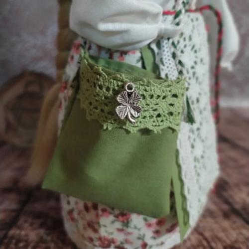 Я не знаю, почему она выпустила локон из причёски. 02 Я не знаю, почему она выпустила локон из причёски. 02