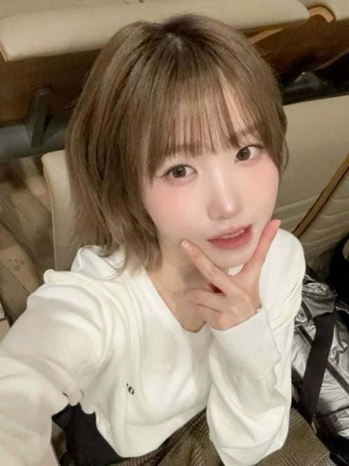 101225: Хитоми, чей стайлинг сейчас гораздо лучше, чем в дни IZ * ONE. 02