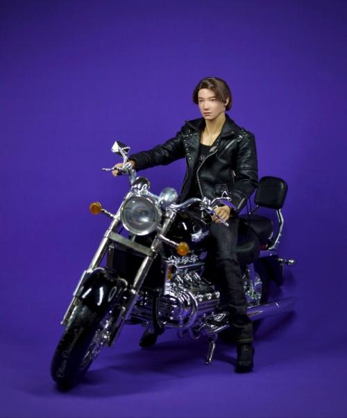 Я, конечно, не могла обойти вниманием этого парня от менгф. 02