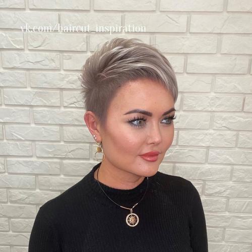 Короткая стрижка - это практично и удобно, необычайно стильно и в то же время весьма креативно и выразительно. 02