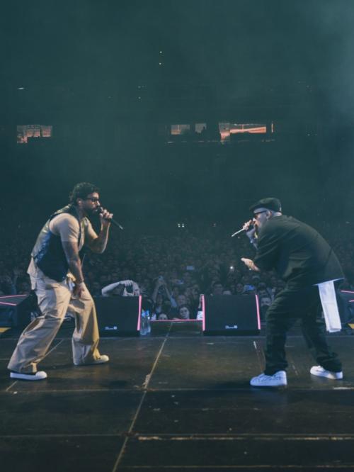 Коренные москвичи гуф и Тимати делятся фото с недавнего концерта. 01