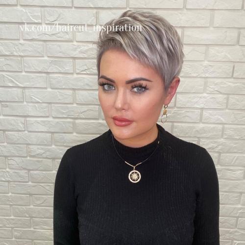 Короткая стрижка - это практично и удобно, необычайно стильно и в то же время весьма креативно и выразительно. 01