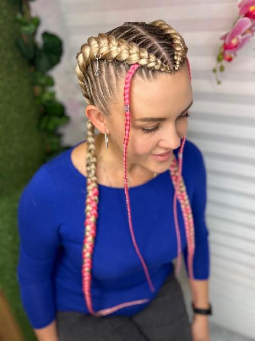 Топ причесок на корпоратив, с которыми еще и новый год встретить получится. 06