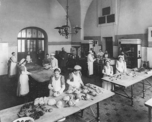 Как праздновали новый год в институтах благородных девиц. 05