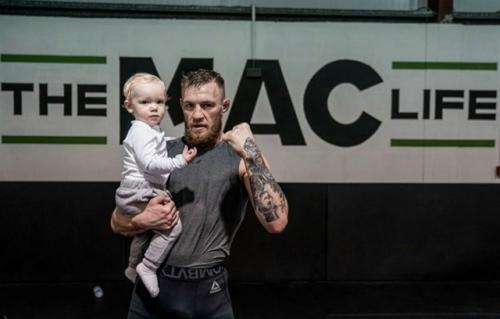 Конор макгрегор женился на матери своих детей после секс - скандала. 01