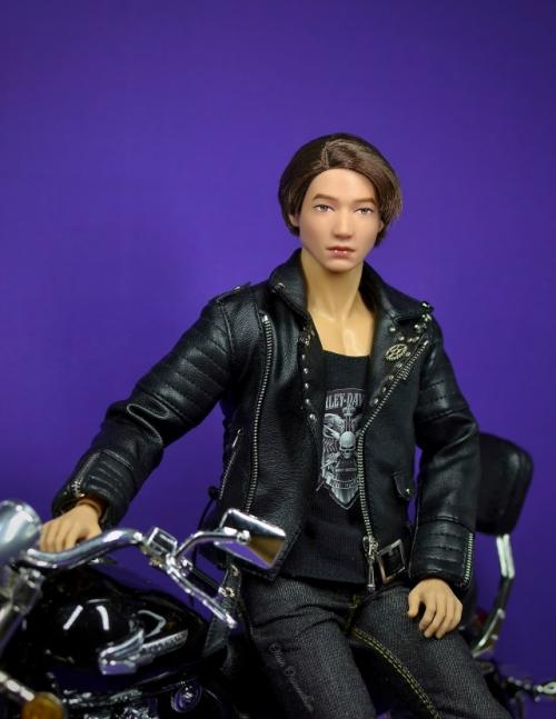 Я, конечно, не могла обойти вниманием этого парня от менгф. 04