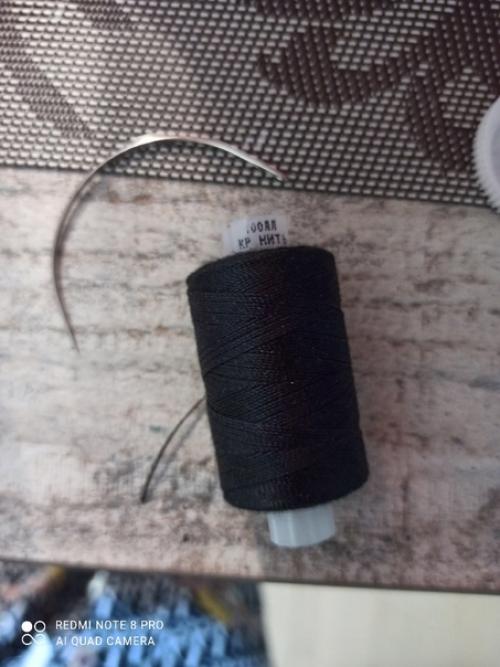 Посмотрев на фото с яркой, эффектной женщиной, можно не совсем заметить каких то изменений в ее образе, в отношении волос. 05