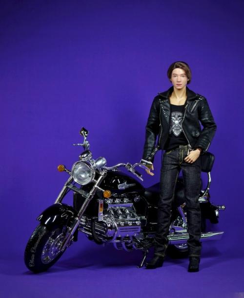 Я, конечно, не могла обойти вниманием этого парня от менгф. 05