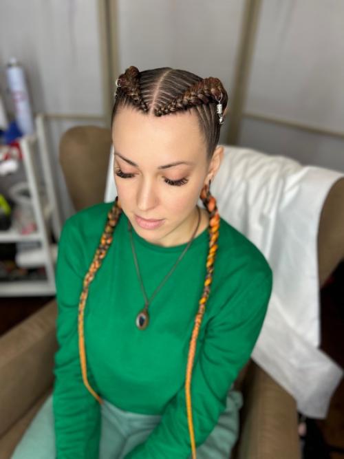 Топ причесок на корпоратив, с которыми еще и новый год встретить получится. 03