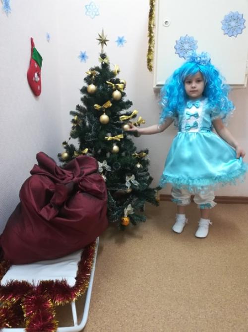 С голубыми волосами. 05