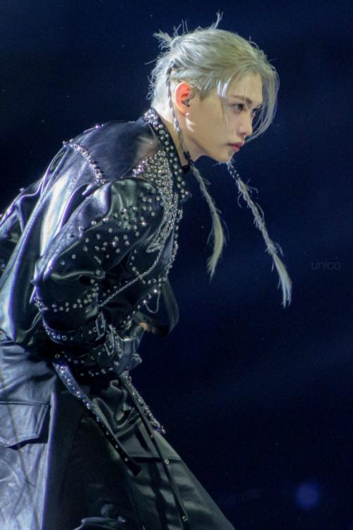 031225: про прически Феликса на Mama. 02