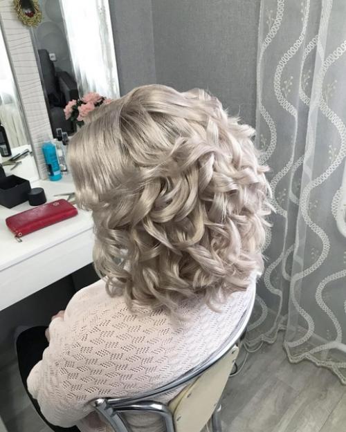 Многие думают, что разнообразить причёски на короткие волосы трудно. 04