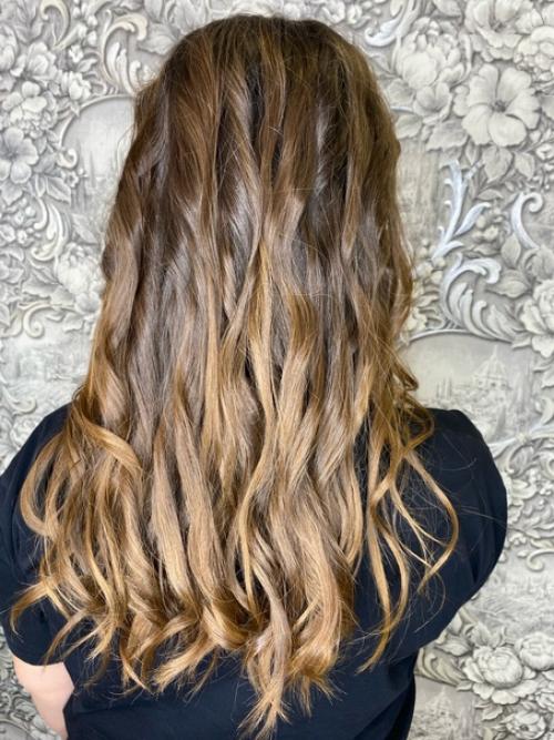 Локоны серфера - это знаменитая укладка, которая отличается эффектными кудрями овальной формы. 01