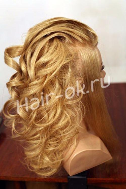 Пышная прическа на выпускной на основе хвостов. 07