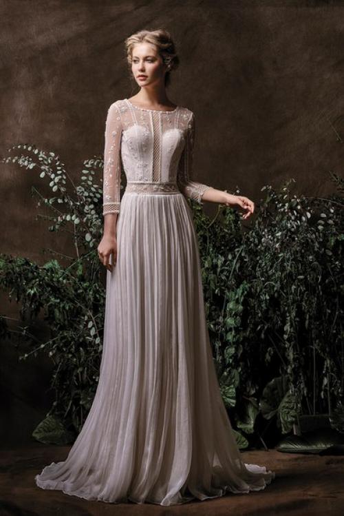 Естественный макияж, натуральная красота, незамысловатая прическа, платье подчеркивает хрупкость и чистоту. 02