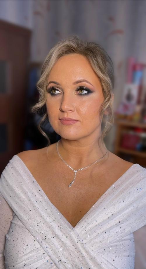 Александра и её команда поддержки: как мы выбирали идеальный образ до мелочей. 02