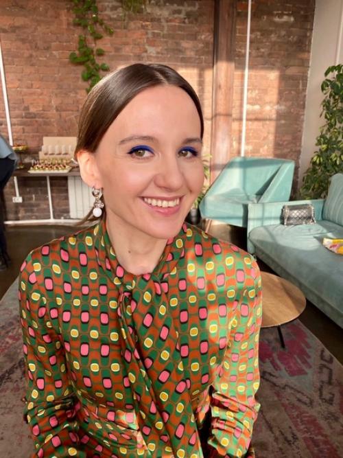 Новое платье, созданное специально по случаю дня рождения. 05