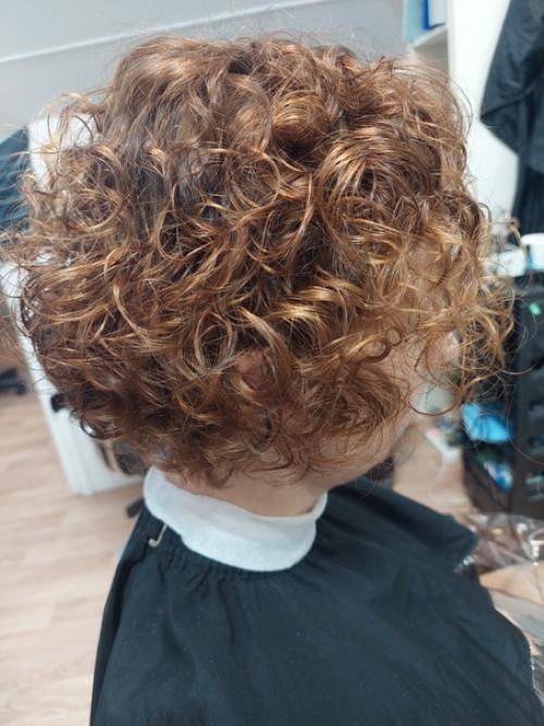 Мини - боб - самая модная стрижка весны 2023: 04