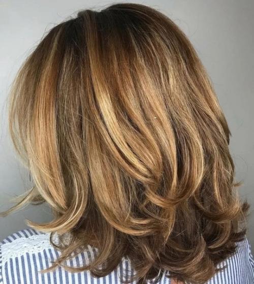 Небольшая подборка красивых стрижек, которые красиво будут лежать в кудрявых локонах. 08