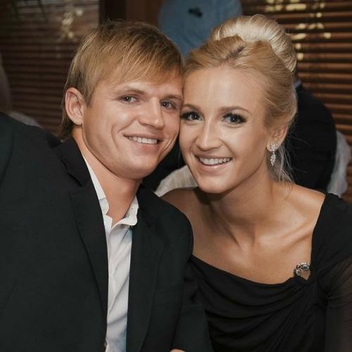 Ольга Бузова шокировала страну, прямо на публике оскорбив бывшего мужа Дмитрия Тарасова. 02