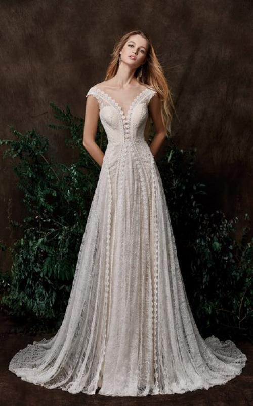 Естественный макияж, натуральная красота, незамысловатая прическа, платье подчеркивает хрупкость и чистоту. 03