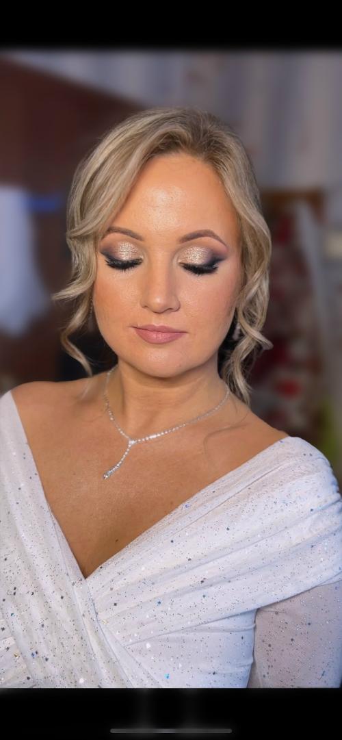 Александра и её команда поддержки: как мы выбирали идеальный образ до мелочей. 01