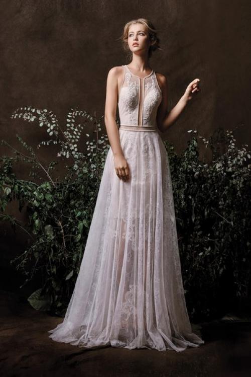 Естественный макияж, натуральная красота, незамысловатая прическа, платье подчеркивает хрупкость и чистоту. 05