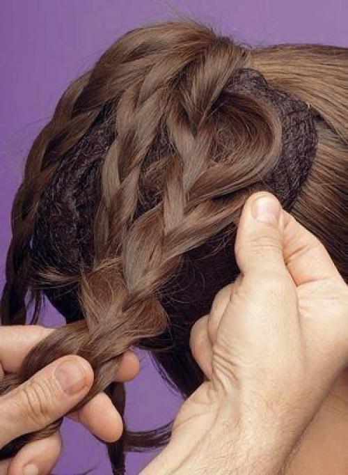 Лучше всего такая укладка на длинных волосах смотрится. 06